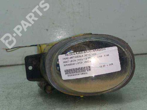 Used Right front fog light Right front fog light SEAT LEON (1M1) 1.9 TDI (110 hp) 7932632 7932632