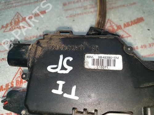 Rear left lock SEAT LEON (1M1) 1.6 16 V | BP7945236C100 