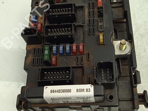 Used Fuse box CITROËN XSARA (N1) 2.0 HDi 90 (90 hp) 16687605