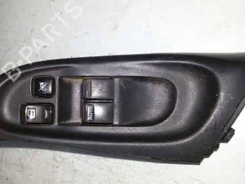 Venstre fortil elrude kontakt NISSAN ALMERA II Hatchback (N16) 1.5 (90 hp) 7930714