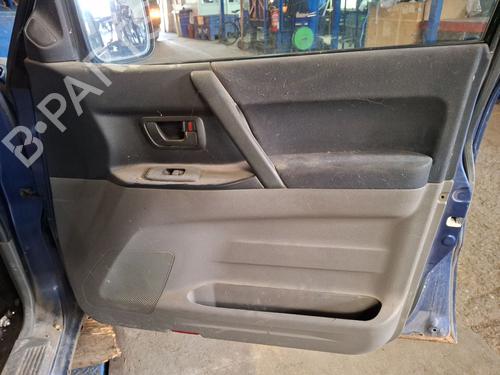 Used Front right panel MITSUBISHI PAJERO III (V7_W, V6_W) 3.2 Di-D (V68W, V78W) (165 hp) 32381664