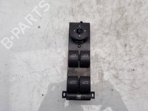 Used Left front window switch FORD FOCUS C-MAX (DM2) 2.0 TDCi (136 hp) 9731913