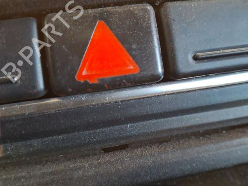 comutador-botao-4-piscas-audi-a4-b6-8e2-2000-2001-2002-2003-2004-2005-34366880 main image