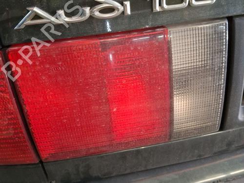 Feu de coffre gauche AUDI 100 C4 Saloon (4A2) 2.3 E (133 hp) 32381760