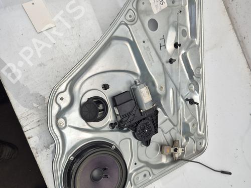 Lève-vitre arrière gauche VW PASSAT B5.5 (3B3) 1.9 TDI (101 hp) 27367982