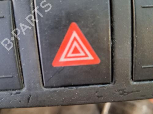 Used Warning switch Warning switch VW POLO IV (9N_, 9A_) 1.4 16V (75 hp) 33460952 33460952