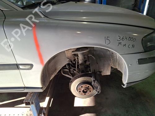 Used Right front fenders Right front fenders VOLVO V70 II (285) D5 AWD (163 hp) 33326095 33326095