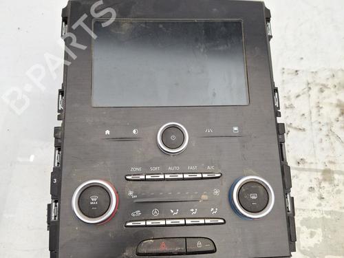 Used Display monitor RENAULT MEGANE IV Hatchback (B9A/M/N_) 1.5 dCi 110 (B9A3) (110 hp) 30176871