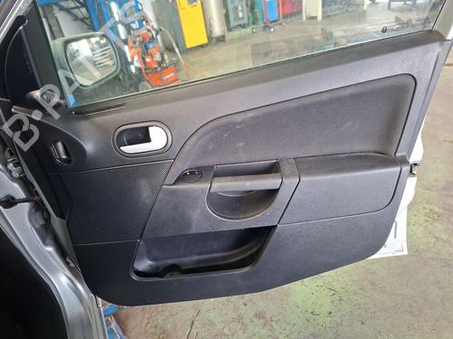 Høyre frontpanel Høyre frontpanel FORD FIESTA V (JH_, JD_) 1.4 TDCi (68 hp) 34579457 34579457