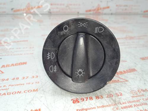 Used Headlight switch VW GOLF IV (1J1) 1.6 (102 hp) 7947250