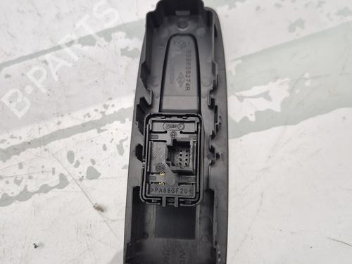 Used Right front window switch RENAULT MEGANE IV Hatchback (B9A/M/N_) 1.5 dCi 110 (B9A3) (110 hp) 30204684