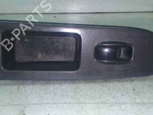 Used Right front window switch HYUNDAI TRAJET (FO) [1999-2008]  7931768