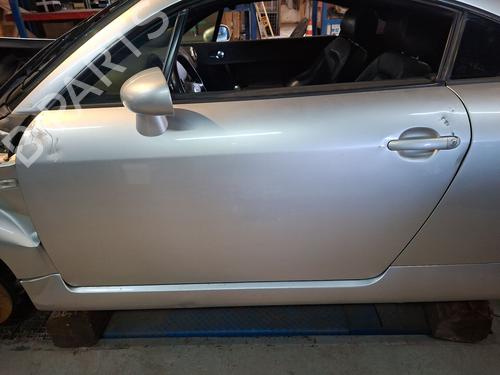 Used Left front door Left front door 39204332 39204332