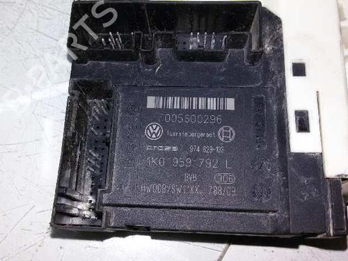 Rudehejsemekanisme Højre foran SEAT LEON (1P1)  | BP7992486C23 