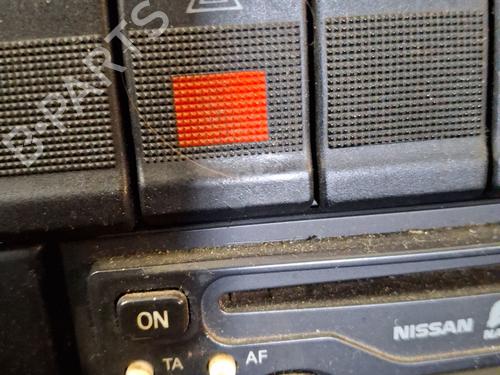 Used Warning switch AUDI 80 B4 Saloon (8C2) 2.3 E (133 hp) 30704838