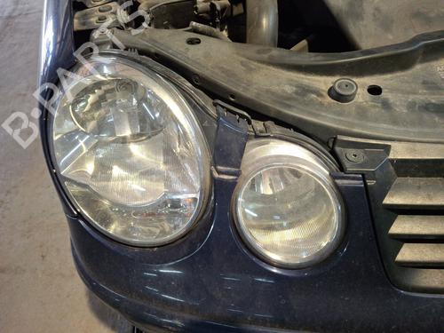 Used Right headlight VW POLO IV (9N_, 9A_) 1.4 TDI (75 hp) 28513702