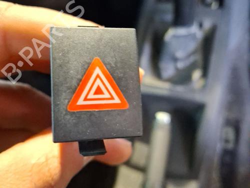 Used Warning switch VW POLO IV (9N_, 9A_) 1.4 TDI (75 hp) 28513713