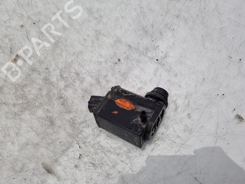 Used Windscreen washer tank KIA CARENS II MPV (FJ) 2.0 CRDi (113 hp) 13941082