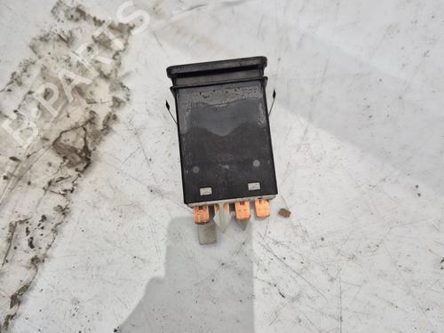Used Warning switch VW GOLF IV (1J1) 1.9 TDI (110 hp) 27593134