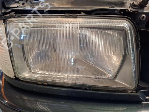 Used Right headlight AUDI 80 B4 Saloon (8C2) 2.3 E (133 hp) 30704825