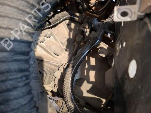 Getriebe für Getriebe RENAULT CLIO II (BB_, CB_) 1.2 (BB0A, BB0F, BB10, BB1K, BB28, BB2D, BB2H, CB0A,... (58 hp) 39268704 39268704