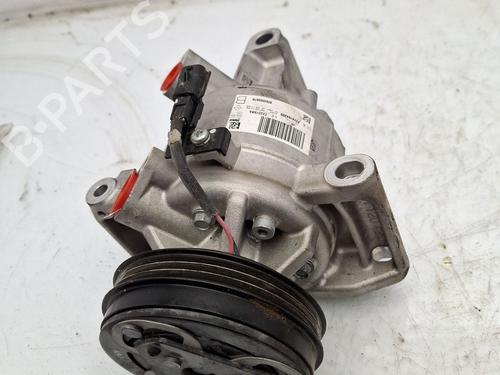 Used AC compressor AC compressor DACIA SANDERO II 1.0 SCe 75 (B8JC, B8JD, B8NC) (73 hp) 33326279 33326279