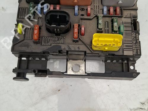 Used Fuse box Fuse box 36837959 36837959