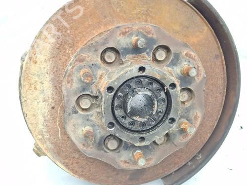 Used Right front steering knuckle NISSAN TERRANO II (R20) 2.4 i 12V 4WD (124 hp) 30897943