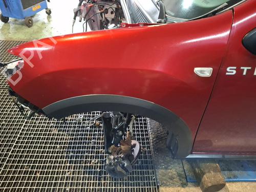 Guarda-lamas esquerdo Guarda-lamas esquerdo DACIA SANDERO II TCe 90 (B8M1, B8MA, B8AC) (90 hp) 33048700 33048700