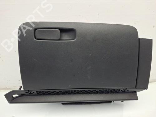 Used Glove box AUDI A1 Sportback (8XA, 8XF) 1.4 TDI (90 hp) 23422145