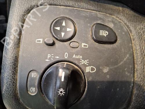 Comutador luzes Comutador luzes MERCEDES-BENZ C-CLASS Coupe (CL203) C 220 CDI (203.708) (150 hp) 33824889 33824889