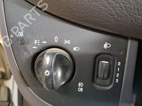 Used Headlight switch Headlight switch MERCEDES-BENZ A-CLASS (W168) A 170 CDI (168.009, 168.109) (95 hp) 33824848 33824848