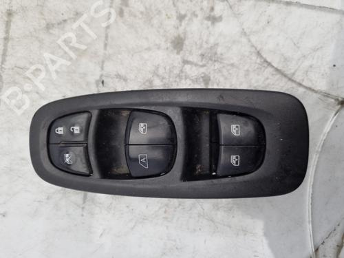 Comutador vidro frente esquerdo RENAULT KADJAR (HA_, HL_) 1.6 TCe 165 (163 hp) 17743915