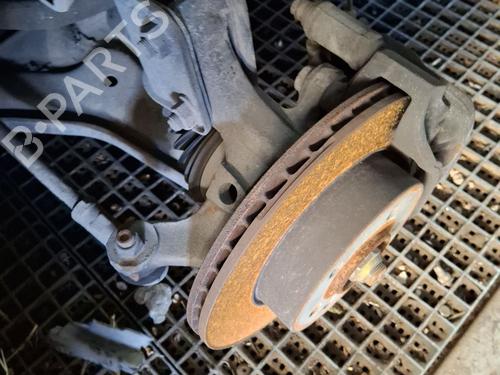 Used Right front steering knuckle Right front steering knuckle MERCEDES-BENZ VITO Bus (W638) 108 CDI 2.2 (638.194) (82 hp) 32751467 32751467