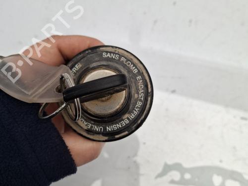 Used Fuel flap FORD FIESTA III (GFJ) 1.3 Cat (60 hp) 31184983