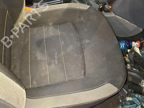 Used Right front seat Right front seat DACIA SANDERO II TCe 90 (B8M1, B8MA, B8AC) (90 hp) 33048720 33048720