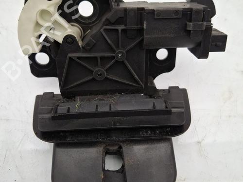 Used Tailgate lock AUDI A4 B7 (8EC) 2.0 TDI 16V (140 hp) 32388616