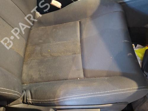 right-front-seat-renault-megane-iii-hatchback-bz01_-b3_-2008-39142096 main image