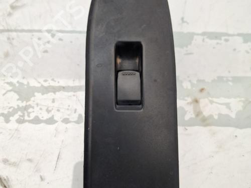 Used Right front window switch SUZUKI GRAND VITARA II (JT, TE, TD) 1.9 DDiS All-wheel Drive (JT419, TD44, JB419WD, JB419XD,... (129 hp) 30845897
