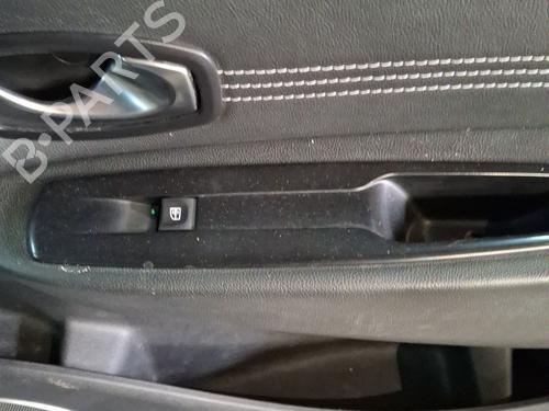 Used Right front window switch Right front window switch RENAULT SCÉNIC III (JZ0/1_) 1.6 dCi (JZ00, JZ12) (130 hp) 33326153 33326153