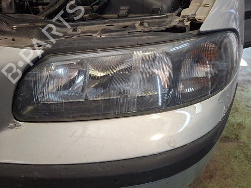 Used Right headlight Right headlight VOLVO V70 II (285) D5 AWD (163 hp) 33326100 33326100