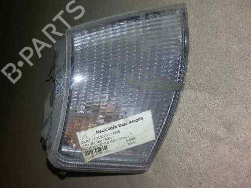 Used Right front indicator SEAT TOLEDO I (1L2) [1991-1999]  7940128