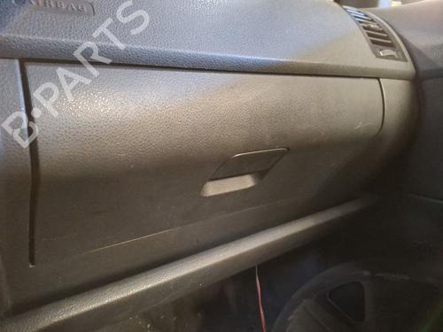Used Glove box VW POLO IV (9N_, 9A_) 1.4 16V (75 hp) 30703925