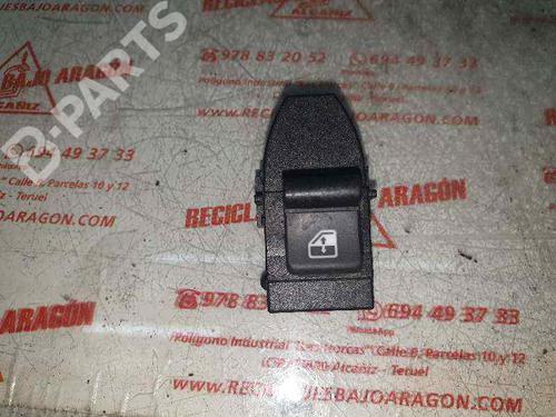 Used Right front window switch Right front window switch ALFA ROMEO 159 (939_) 2.4 JTDM (939AXD12, 939AXD1B) (200 hp) 7990778 7990778