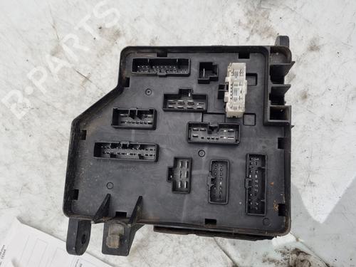 Used Fuse box Fuse box 22322204 22322204