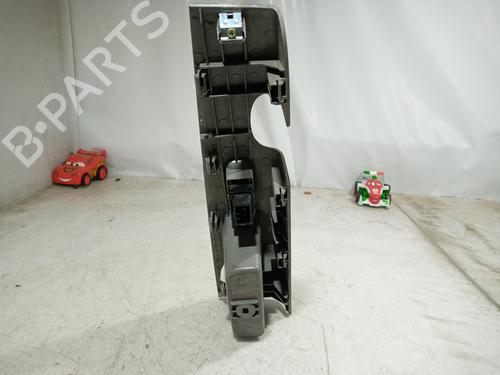 Right front window switch KIA SORENTO I (JC) 2.5 CRDi | BP11943946I26 