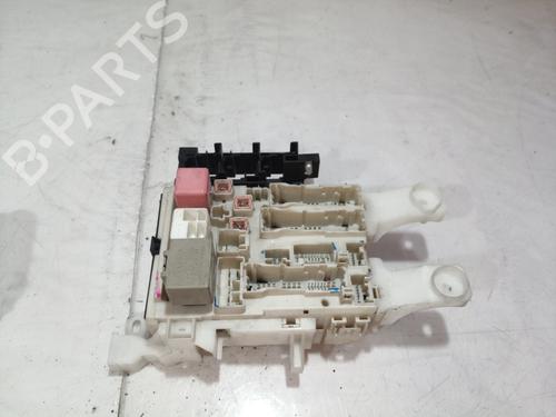 Zekeringkast TOYOTA RAV 4 III (_A3_) 2.2 D 4WD (ALA30_, ALA30R) (136 hp) 10136552