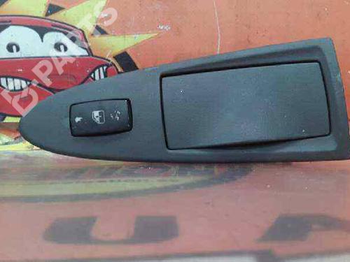 Used Right front window switch Right front window switch FIAT CROMA (194_) 1.9 D Multijet (194AXB1B) (120 hp) 7925392 7925392