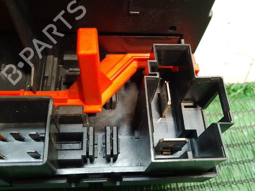 Fuse box VW TOURAN (1T1, 1T2) 2.0 TDI 16V | BP19694559E1 
