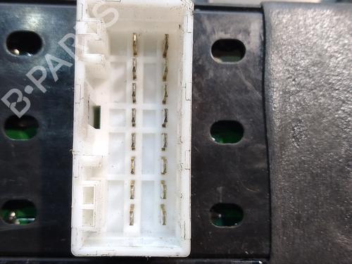 Left front window switch KIA SORENTO I (JC) 2.5 CRDi 4WD | BP21757871I27 